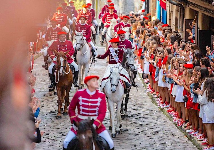 Fontarabie entre dans une fête unique et XXL